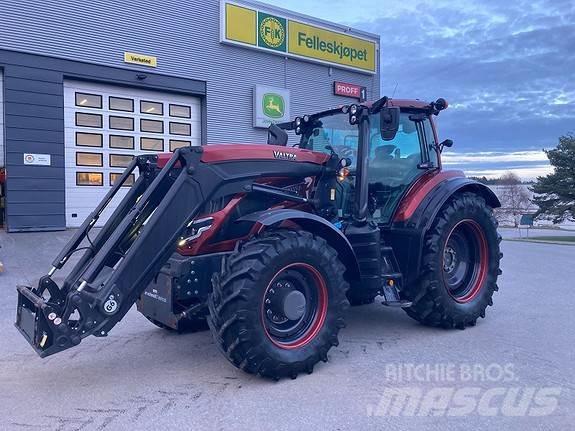 Valtra T235 Traktorji