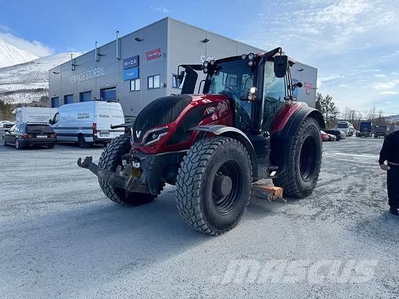Valtra T235 Traktorji