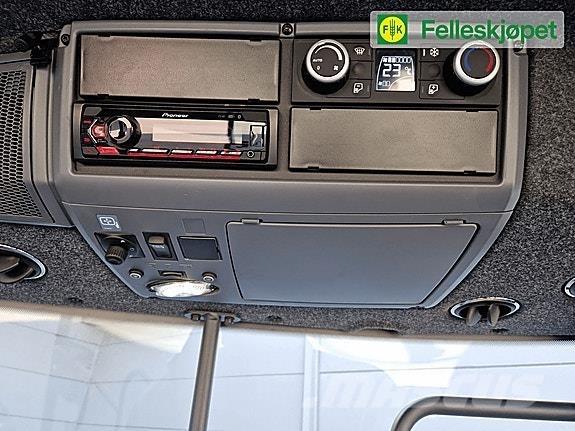 Valtra T235 Traktorji