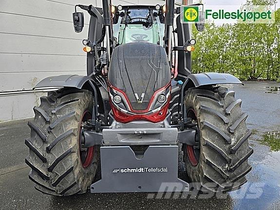 Valtra T235 Traktorji