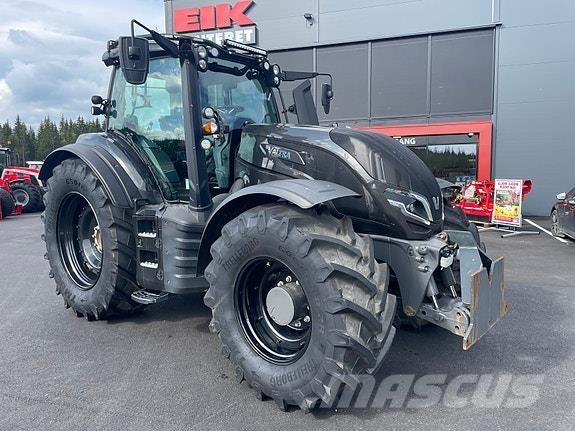 Valtra T235 Traktorji