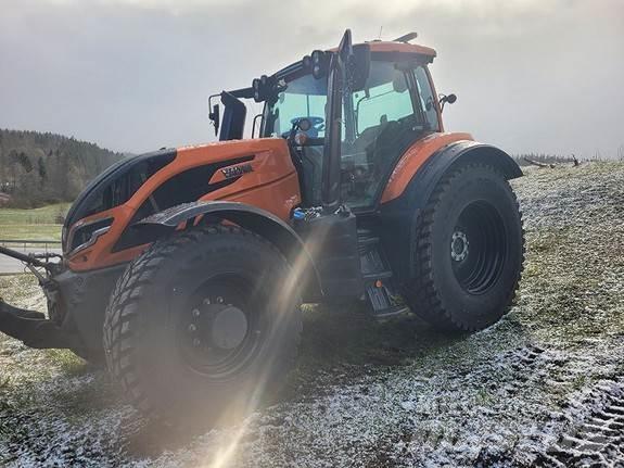 Valtra T255 Traktorji