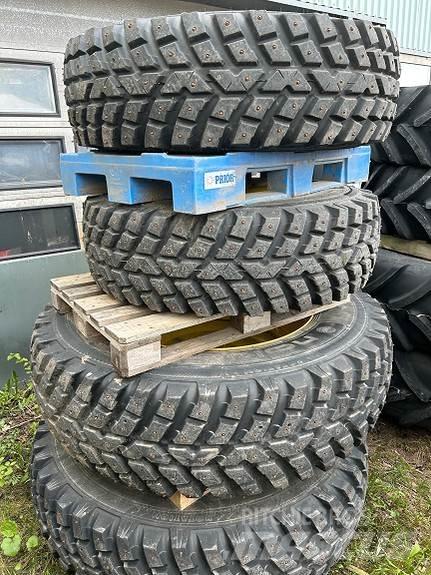  Vinterhjul til JD Drugi stroji za cesto in sneg