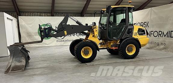 Volvo JL25H Kolesni nakladalci