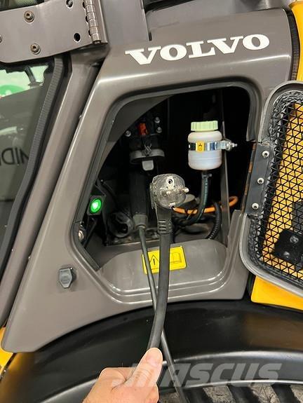 Volvo JL25H Kolesni nakladalci