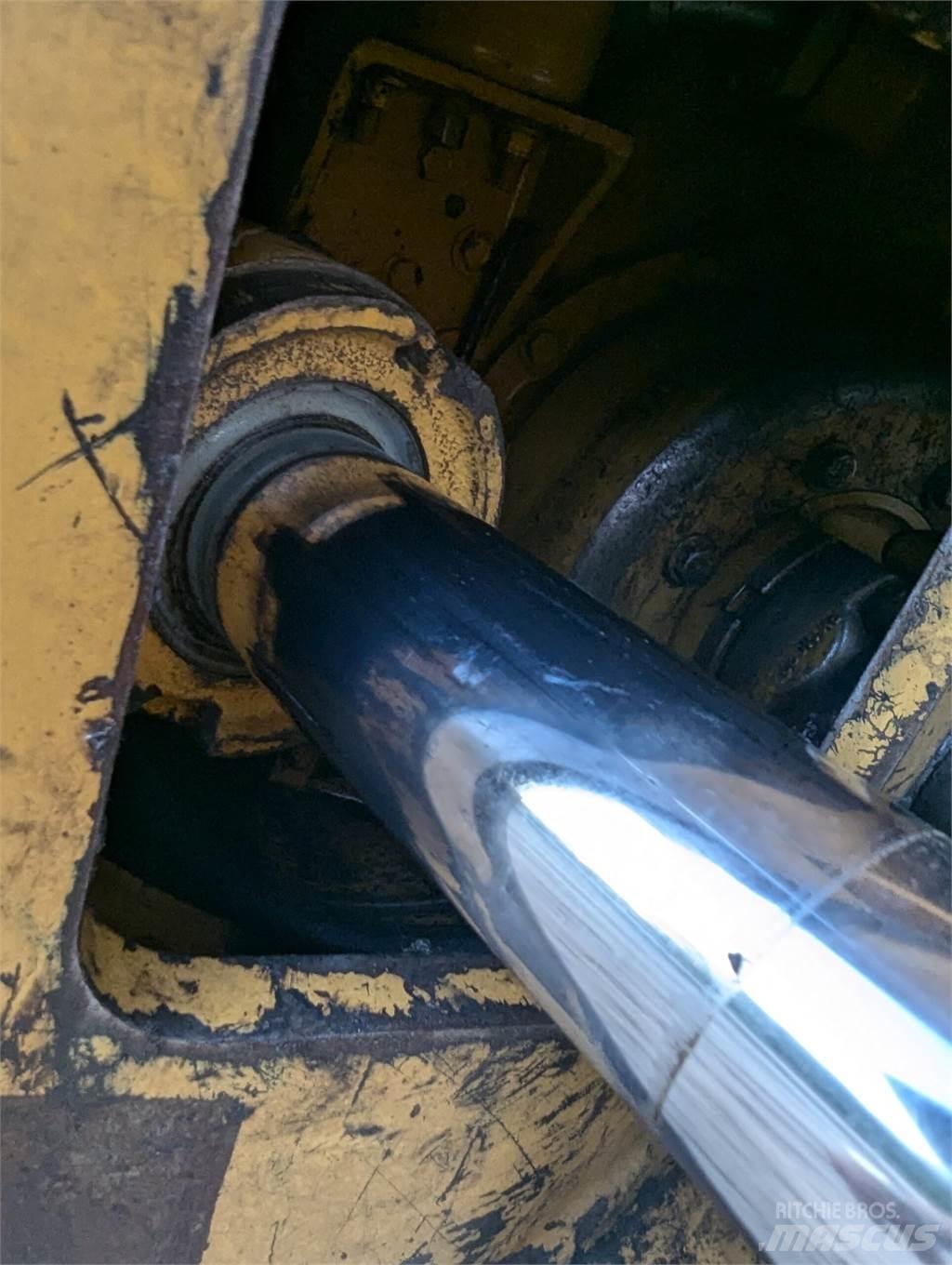 CAT 525C Gozdarstvo - drugo