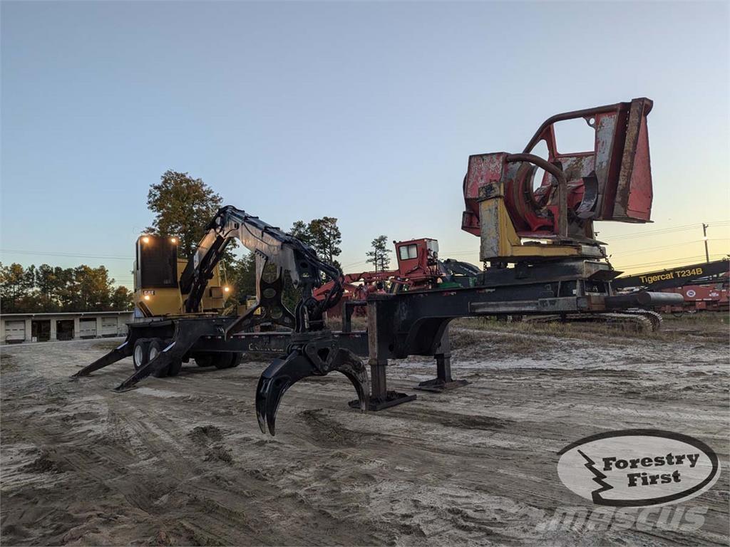 CAT 559C Nakladalci za les