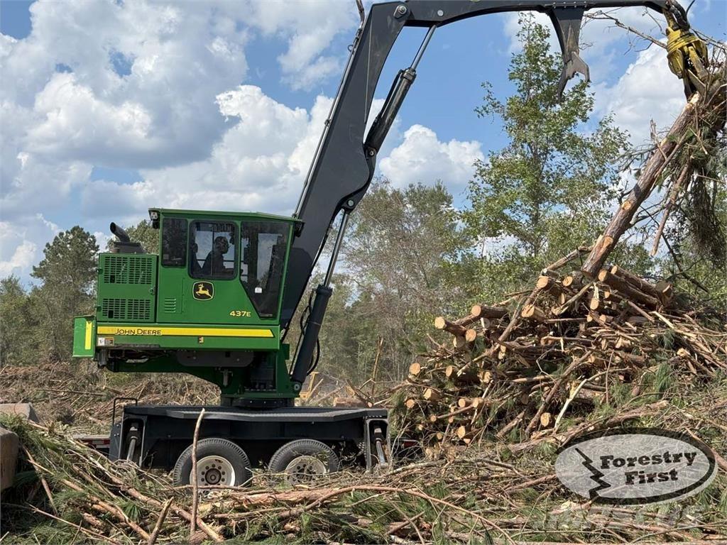 John Deere 437E Nakladalci za les