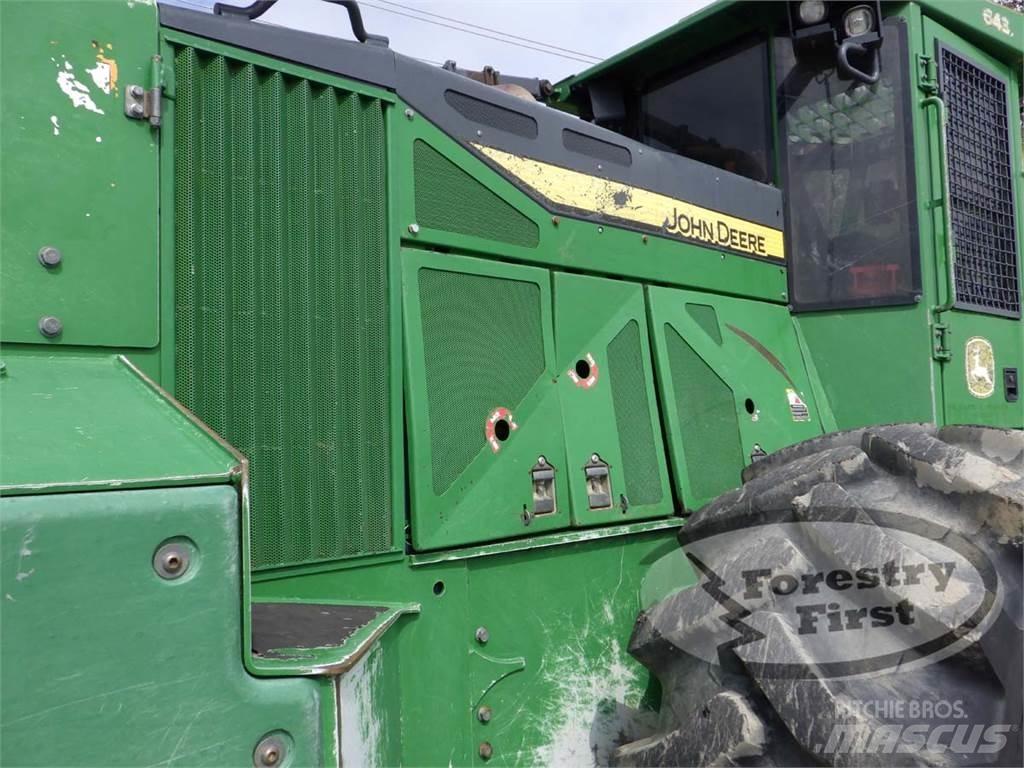 John Deere 643L Stroji za sečnjo dreves