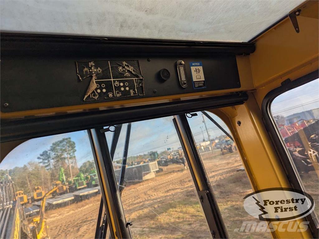 Tigercat 234B Nakladalci za les