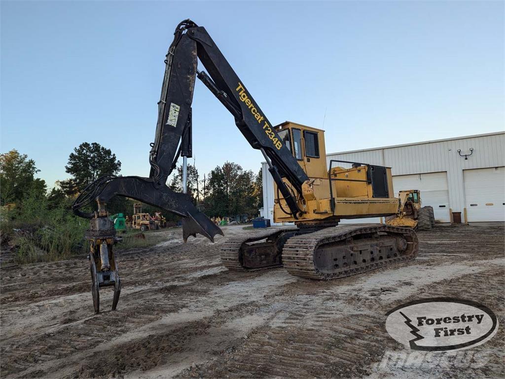 Tigercat T234B Nakladalci za les