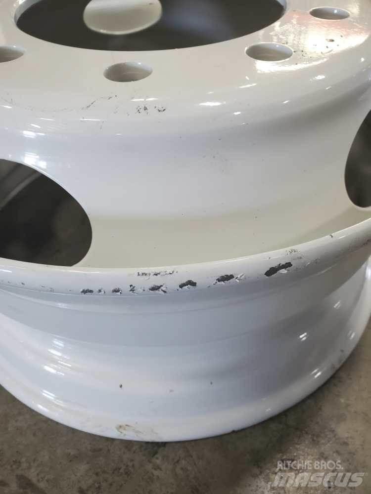Ford F750 Gume, kolesa in platišča