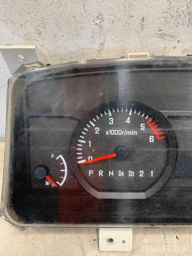 Isuzu NPR Druge komponente