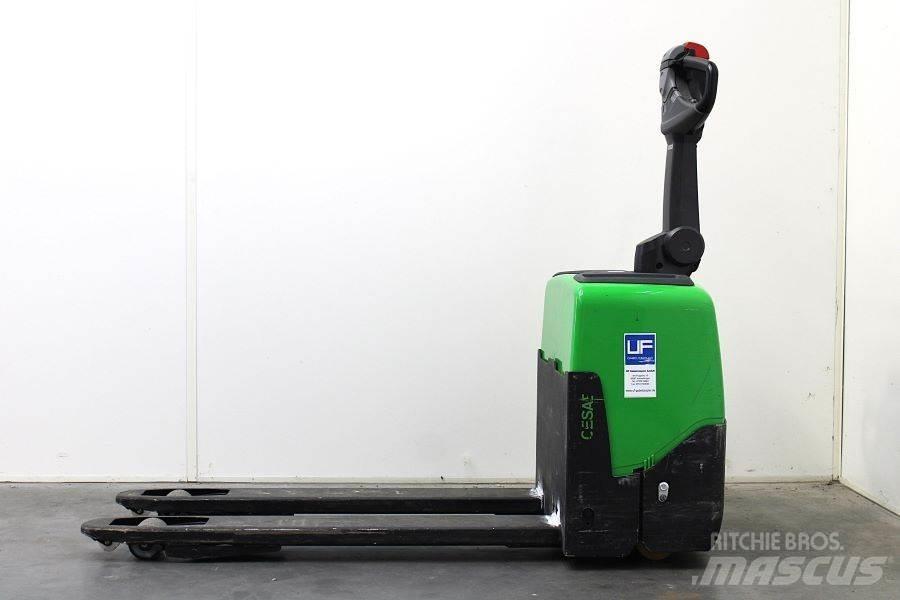 Cesab P113 Električni nizko dvižni viličar