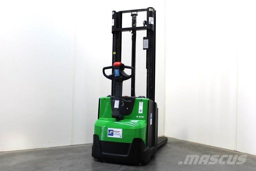 Cesab S 212 / 330 Ročni električni viličar
