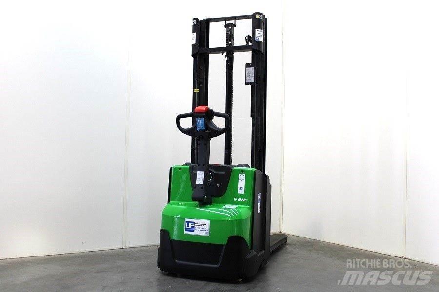 Cesab S 212 L / 330 Ročni električni viličar