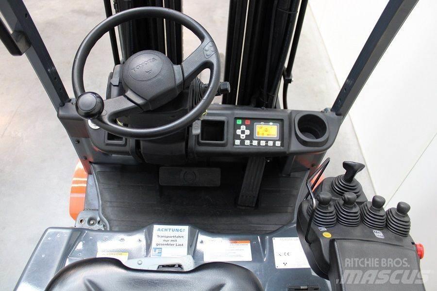 Toyota 8FBE 20 T Električni viličarji