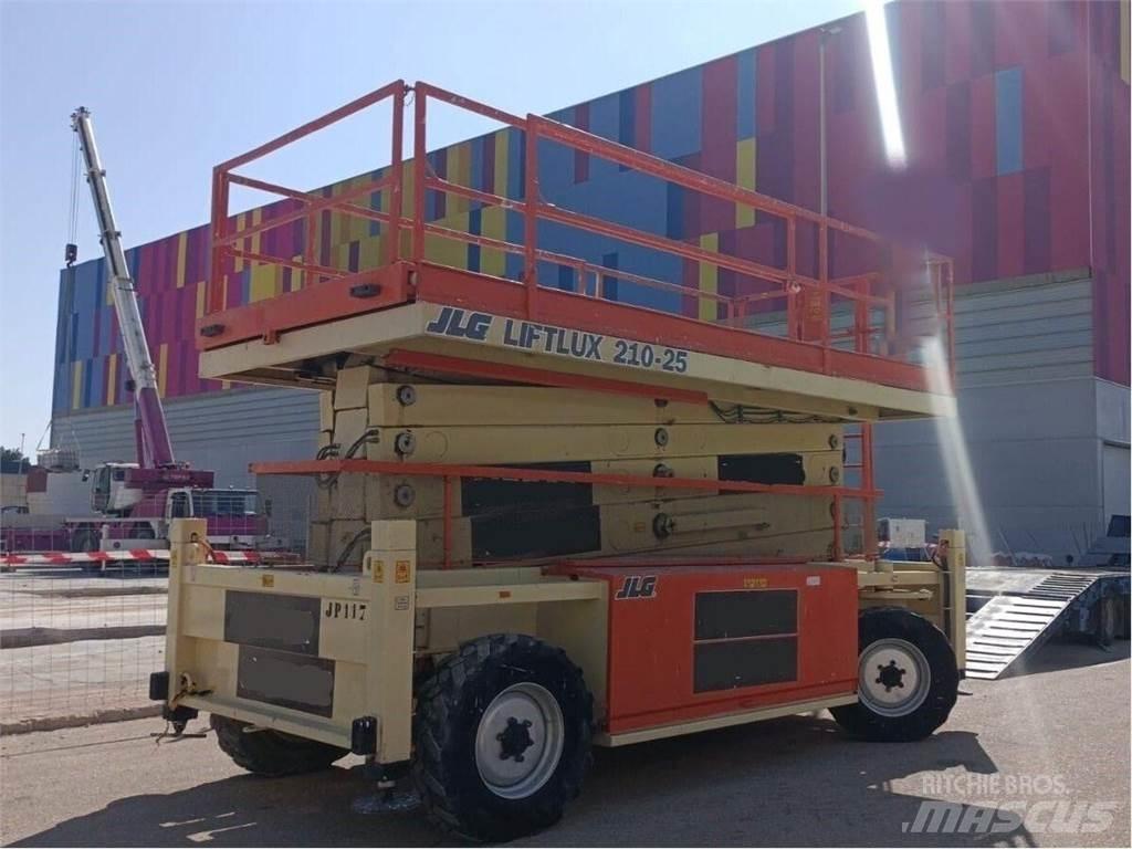 JLG 210-25 Škarjaste dvižne ploščadi