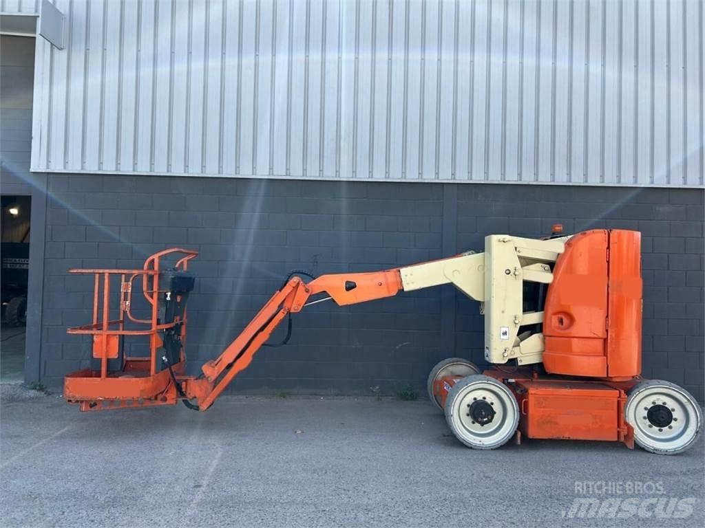JLG E300AJ Zglobne dvižne ploščadi