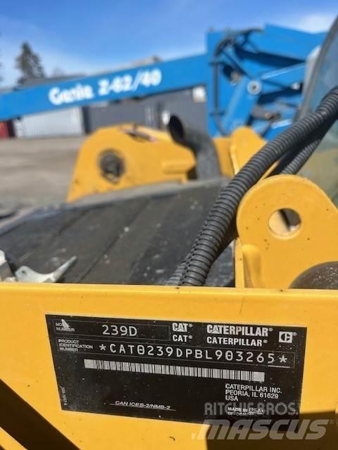 CAT 239D Vlačilci
