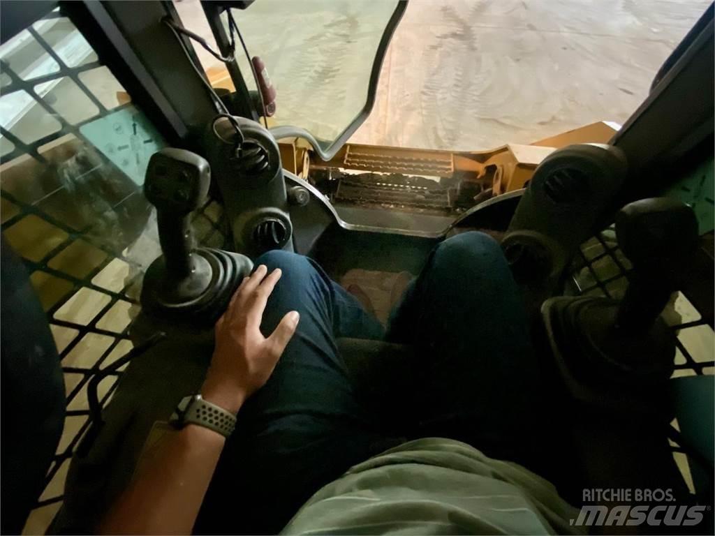 CAT 272D2 Skid steer mini nakladalci