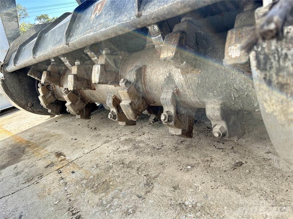 CAT 299D3 Skid steer mini nakladalci