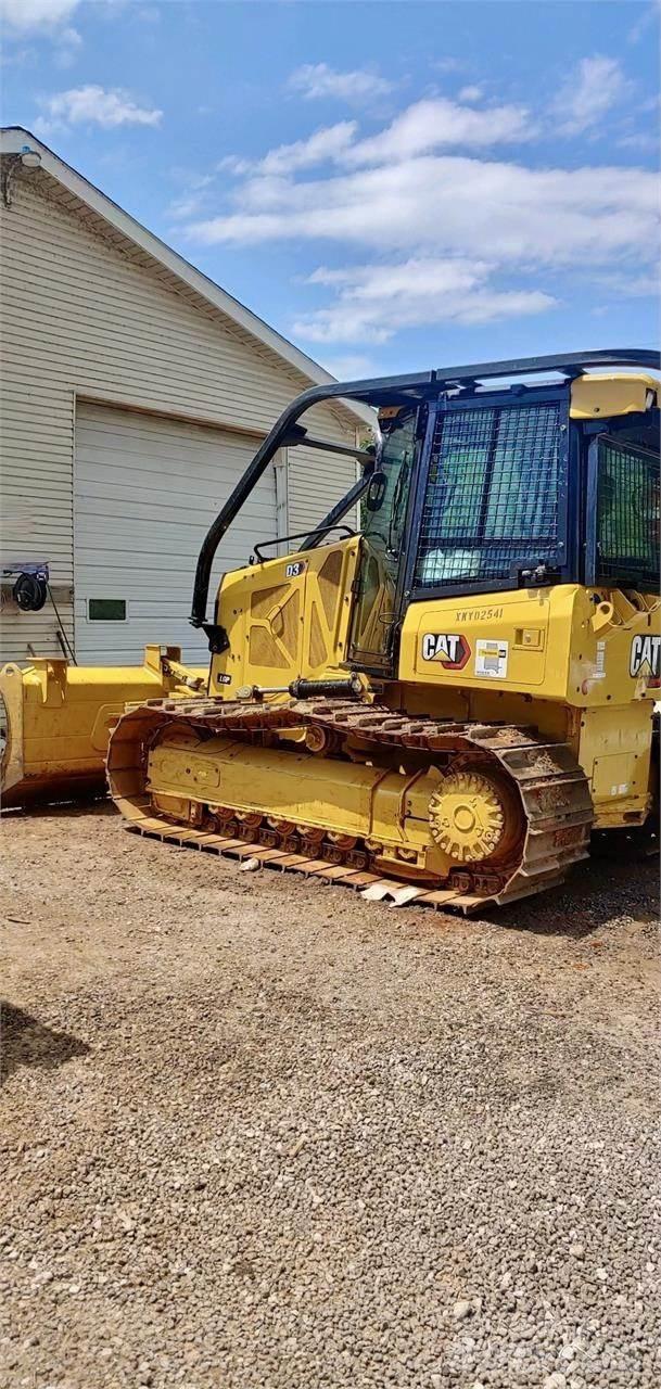 CAT D3 LGP Buldožerji goseničarji