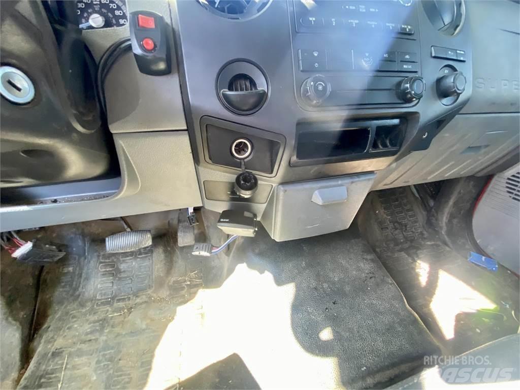 Ford F250 Tovornjaki s kesonom/platojem
