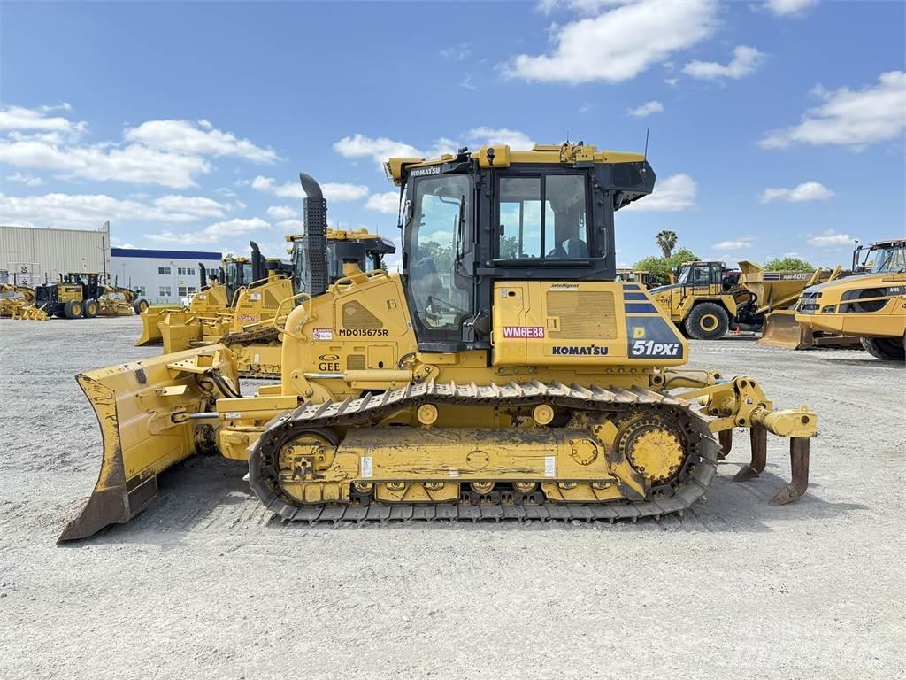 Komatsu D51PXi-24 Buldožerji goseničarji