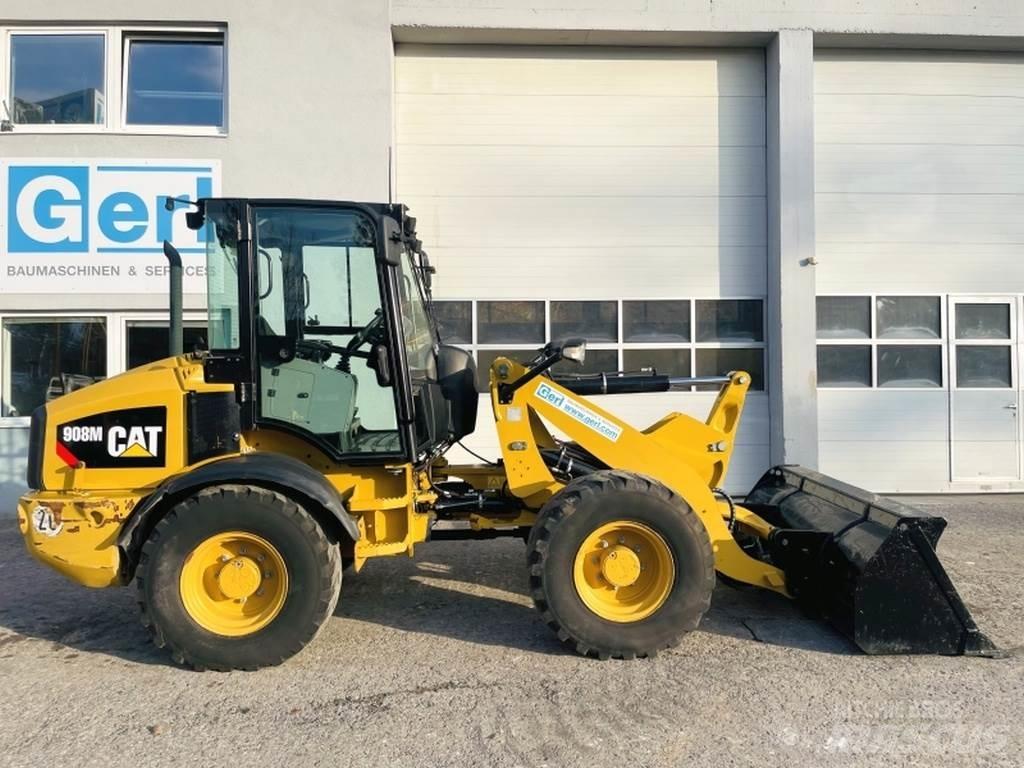 CAT 908M Kolesni nakladalci