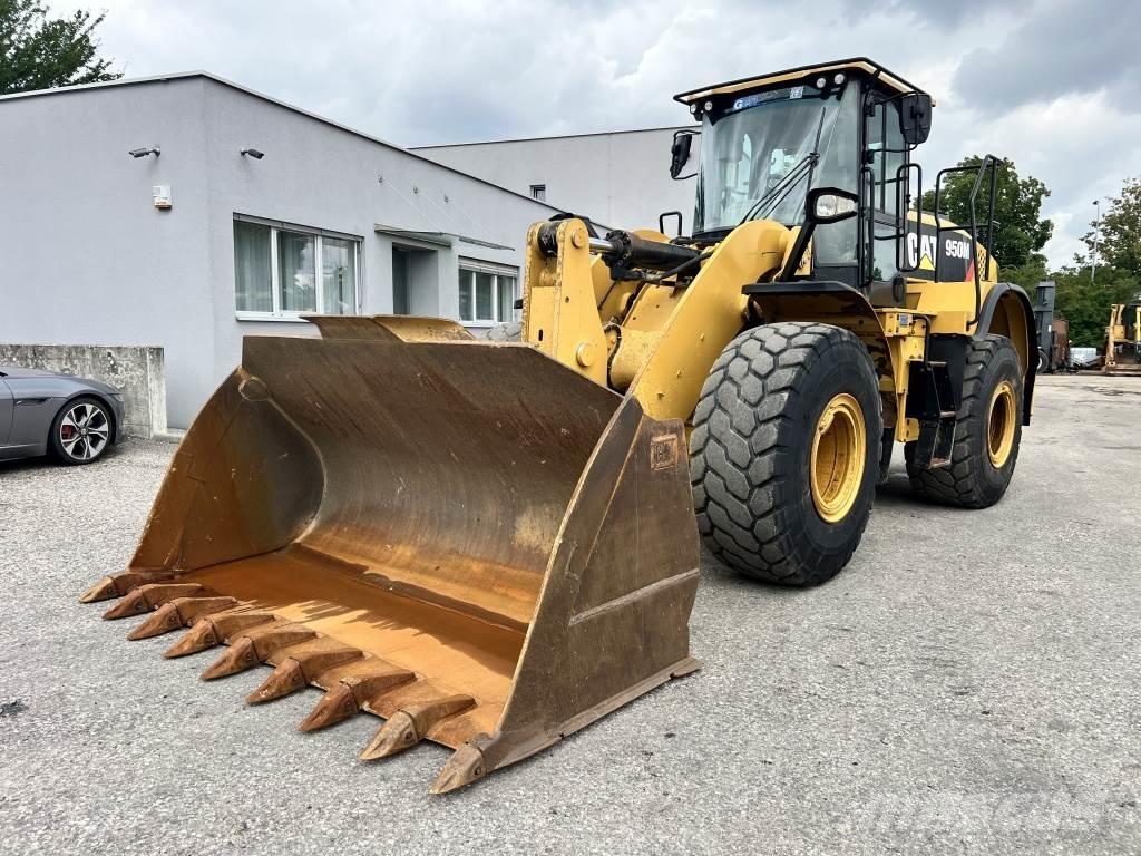CAT 950 M Kolesni nakladalci
