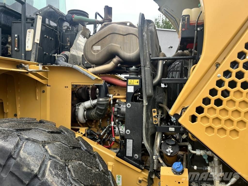CAT 950 M Kolesni nakladalci