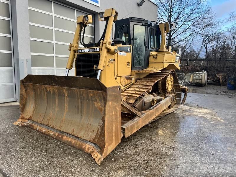 CAT D 6 T Buldožerji goseničarji