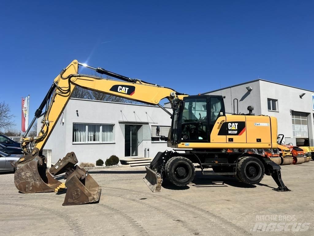 CAT M 320 F Bagri na kolesih