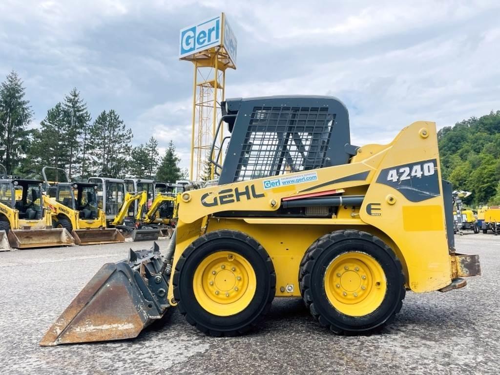 Gehl SL4240 Skid steer mini nakladalci