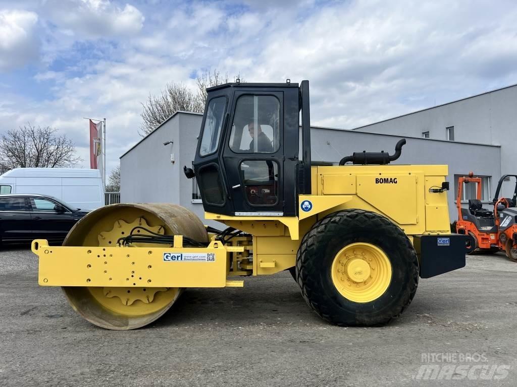JCB Vibromax W 1402 D Enojni valjarji