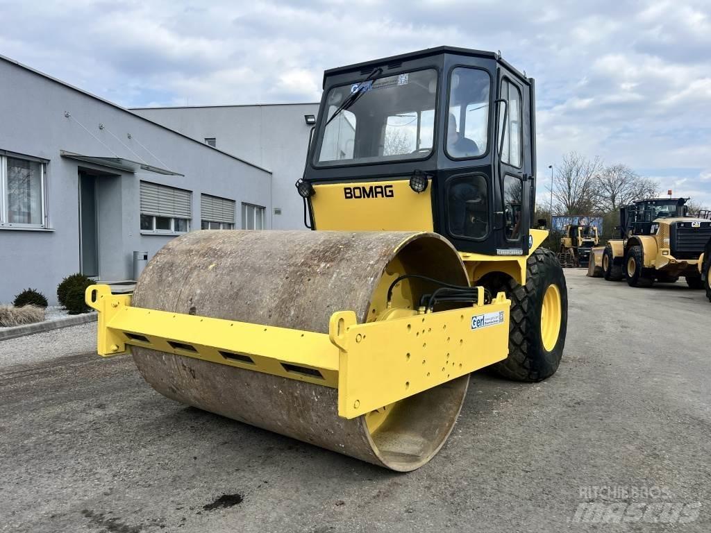 JCB Vibromax W 1402 D Enojni valjarji