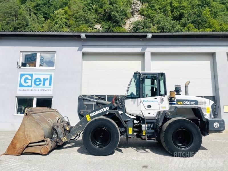Komatsu WA250PZ-6 Kolesni nakladalci