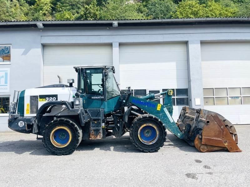 Komatsu WA320-8 Kolesni nakladalci