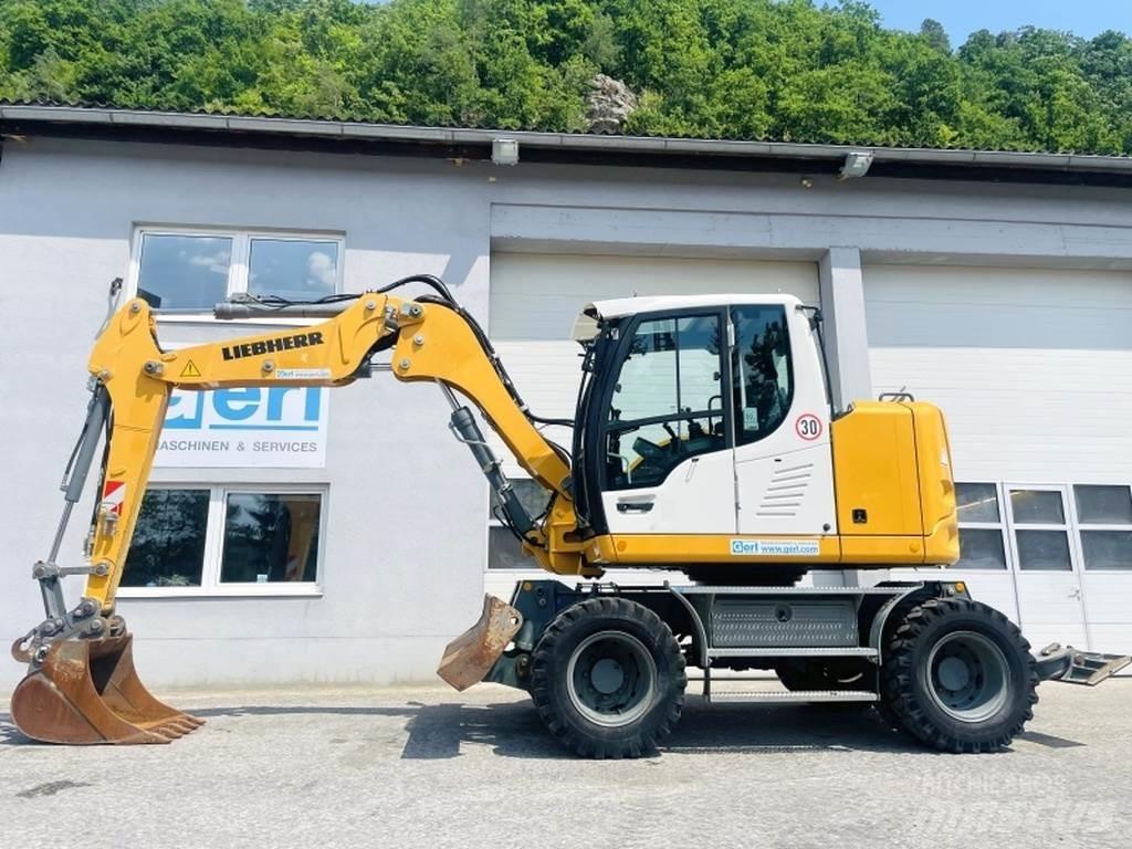 Liebherr A910 Compact Bagri na kolesih
