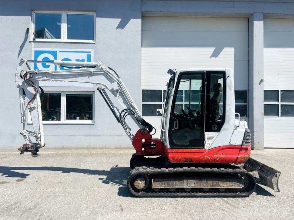 Takeuchi TB250 Mini bagri <7t