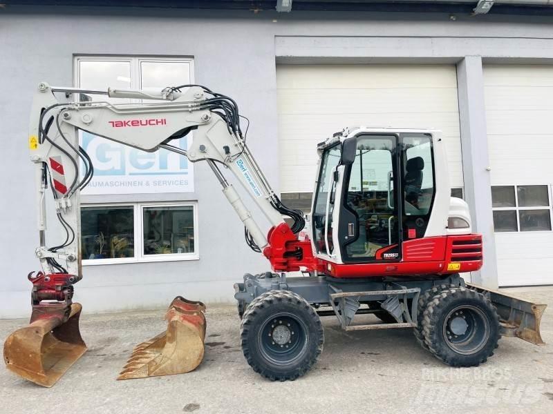 Takeuchi TB295W Bagri na kolesih