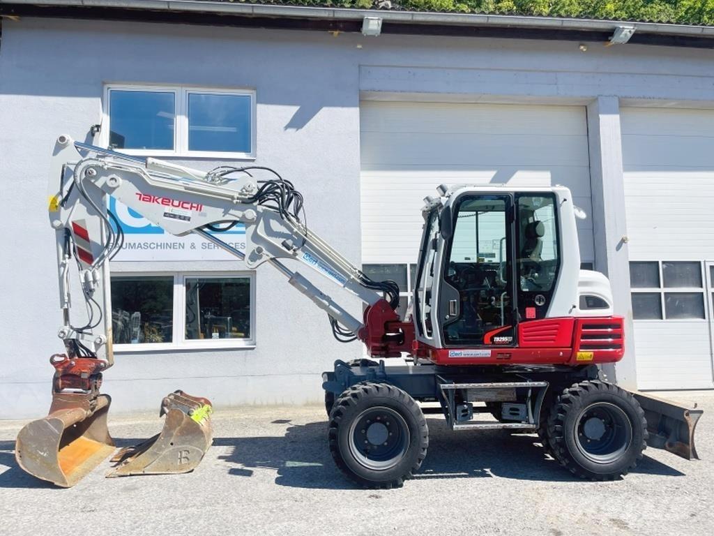 Takeuchi TB295W Bagri na kolesih