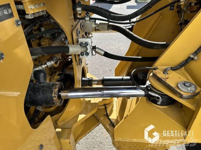 CAT 966M Kolesni nakladalci