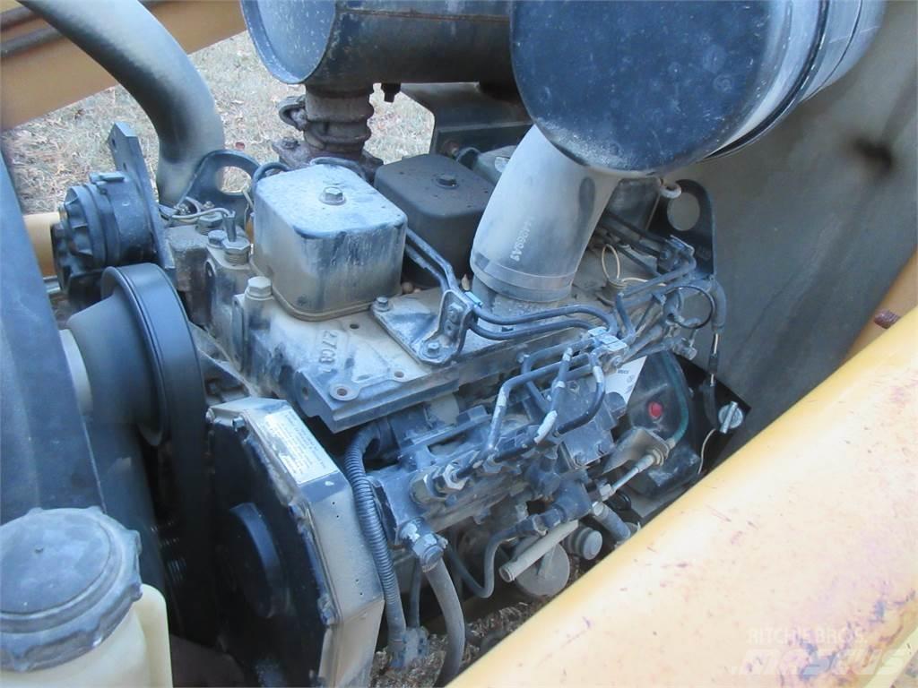 CASE 580L Kolesni nakladalci