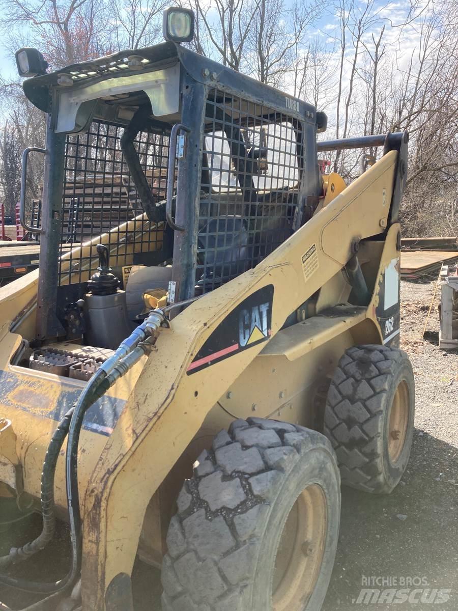 CAT 262B Skid steer mini nakladalci