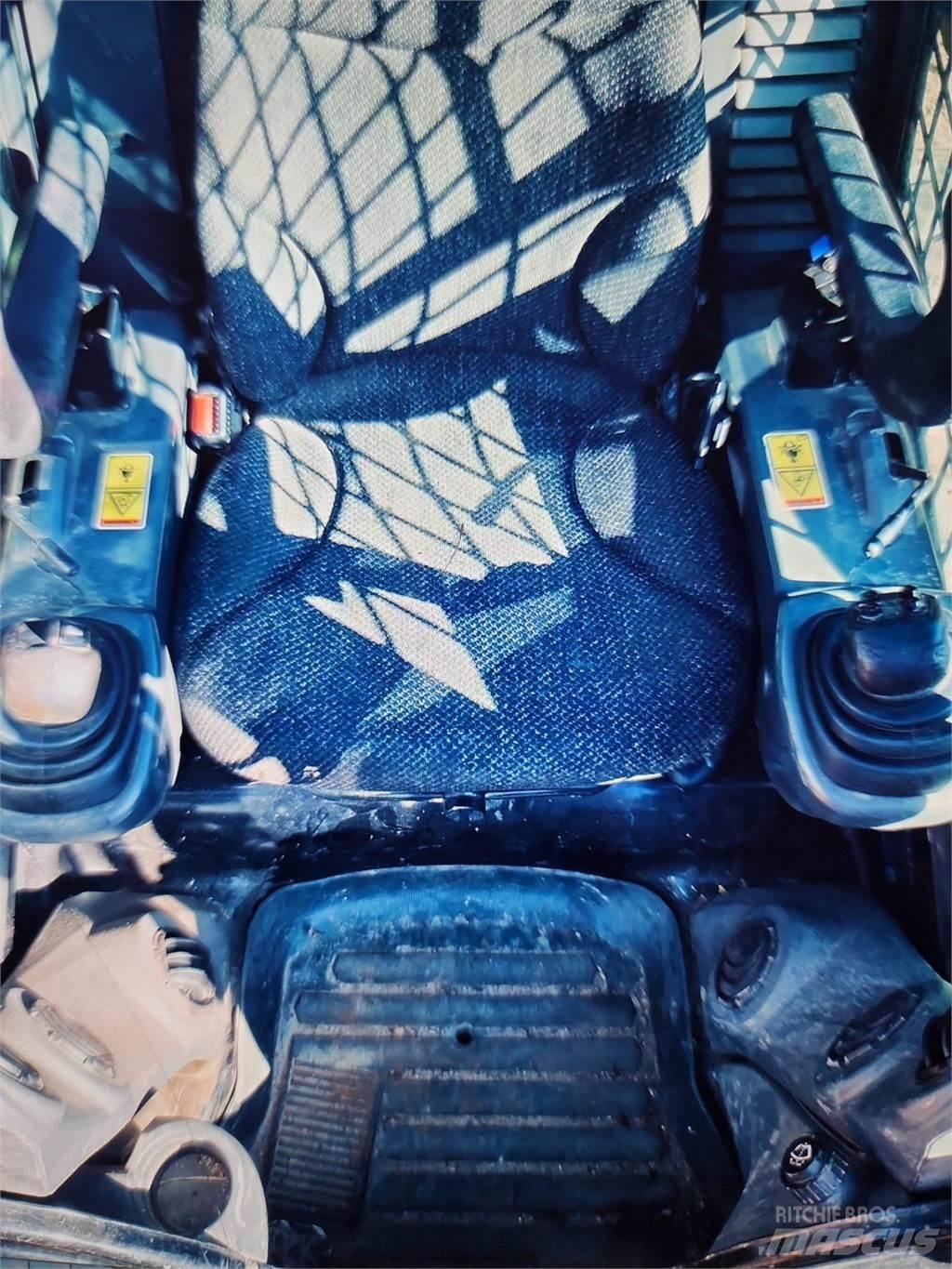 CAT 299D2 Skid steer mini nakladalci