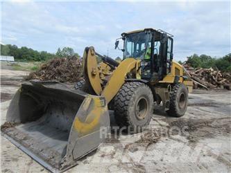 CAT 938M Kolesni nakladalci