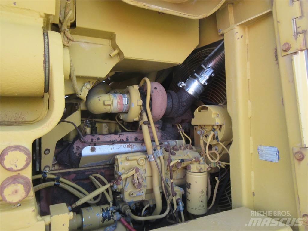 CAT 963 Buldožerji goseničarji