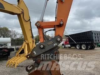 Doosan DX225LC Bagri goseničarji